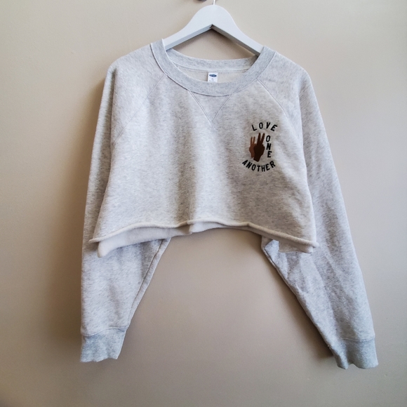 Love one another x Old Navy cropped sweatshirt XXL size, oversized - Picture 2 of 9